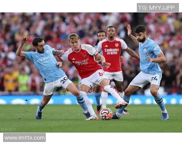 成都羽毛球队以99分领跑大师赛积分榜展现强劲实力